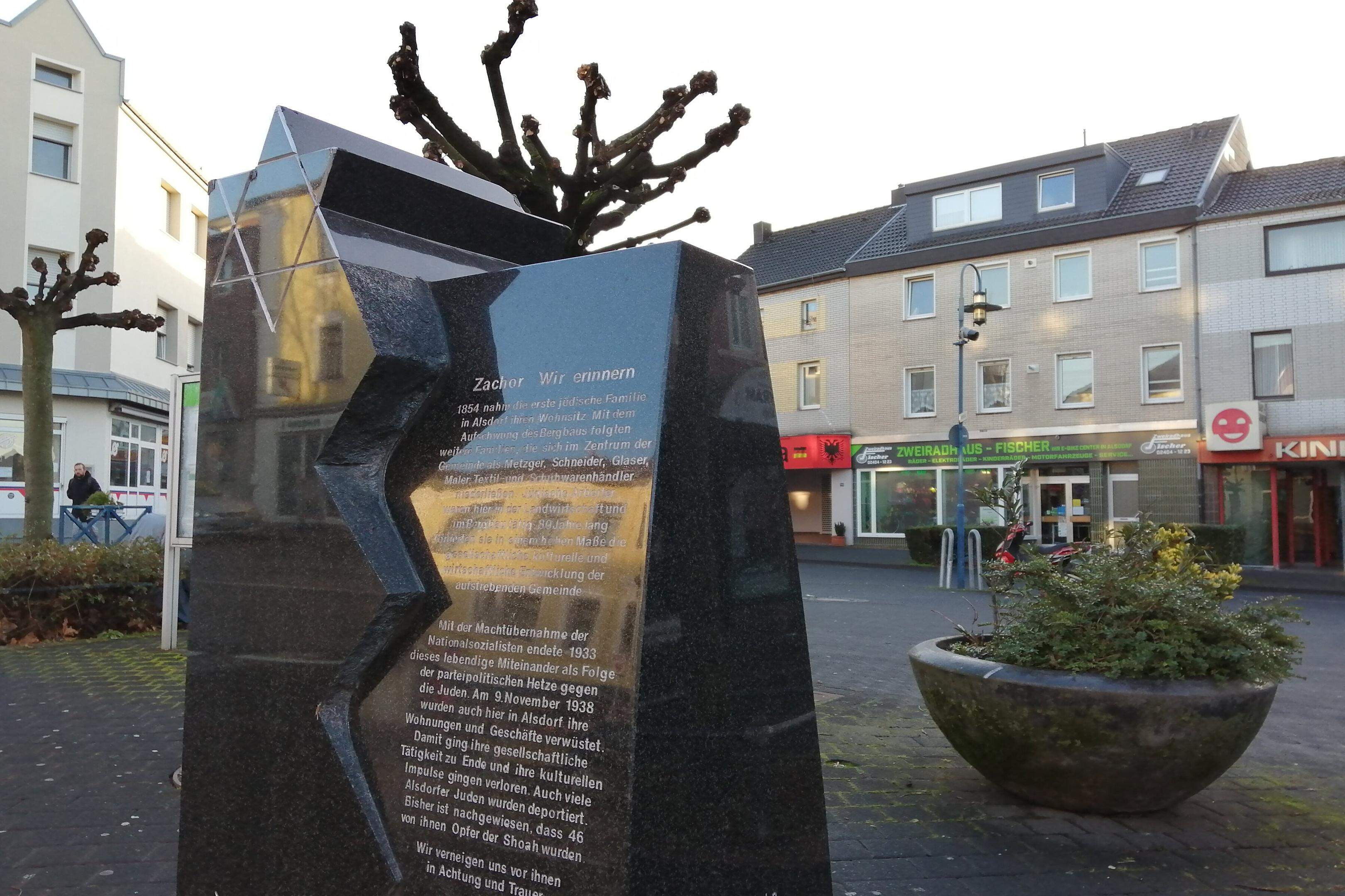 Jüdisches Denkmal bespuckt und mit Farbe beschmiert | Aachener Zeitung