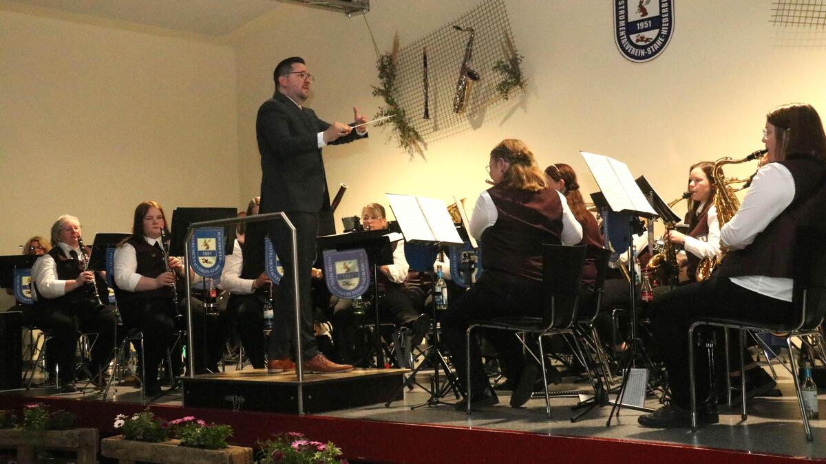 Ob ABBA oder Aladdin: Instrumentalverein Stahe-Niederbusch begeistert ...