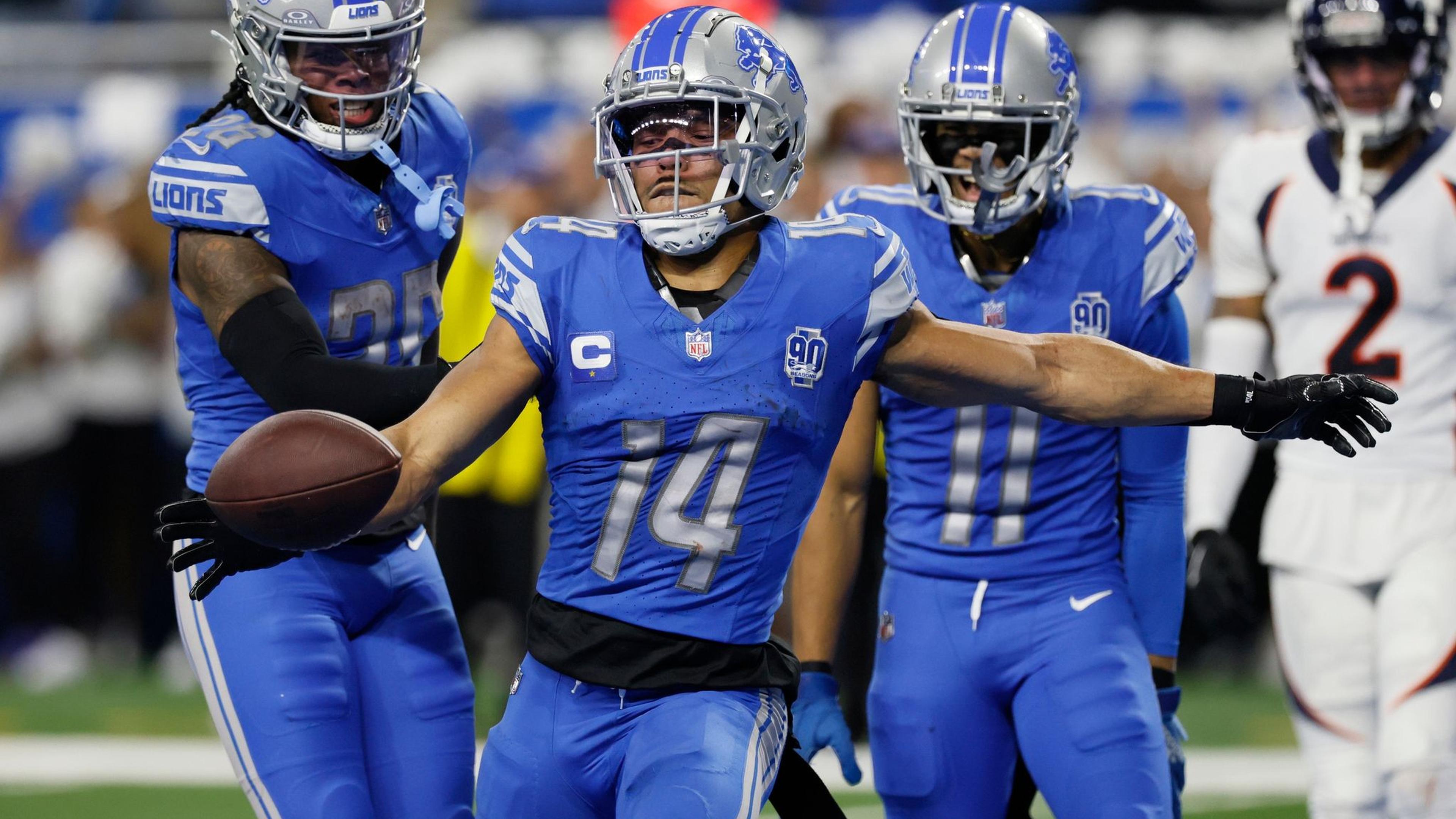 Amon-Ra St. Brown Breaks Touchdown Record in Detroit Lions’ Tenth Win – Playoff Hopes Soar