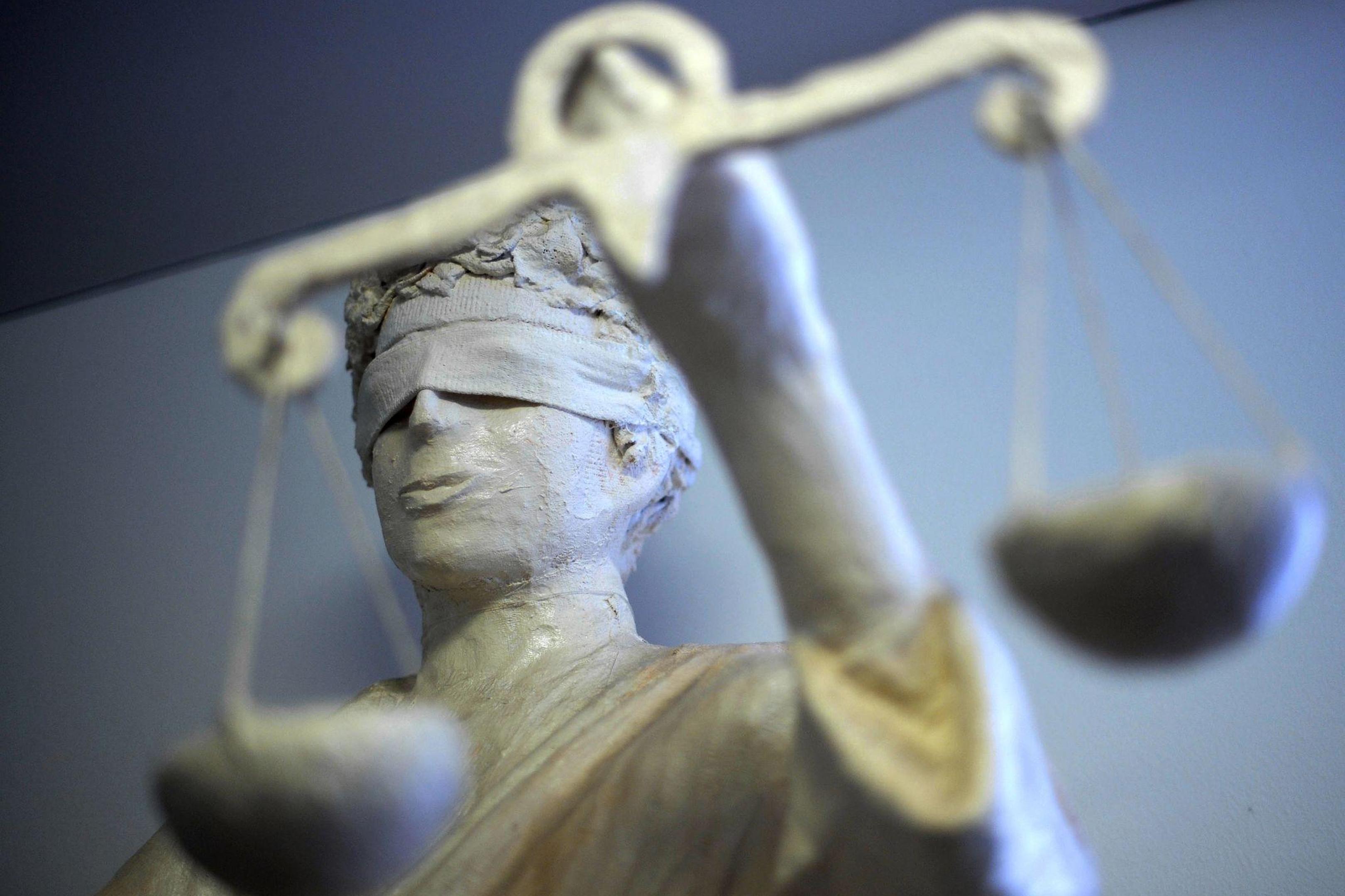 Ein Fall für Justitia: Das Verwaltungsgericht Aachen beschäftigte sich mit polizeilichen Nacktaufnahmen von Sexualstraftätern. 