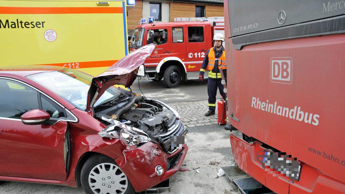 B258 In Roetgen Nach Unfall Stundenlang Gesperrt | Aachener Zeitung