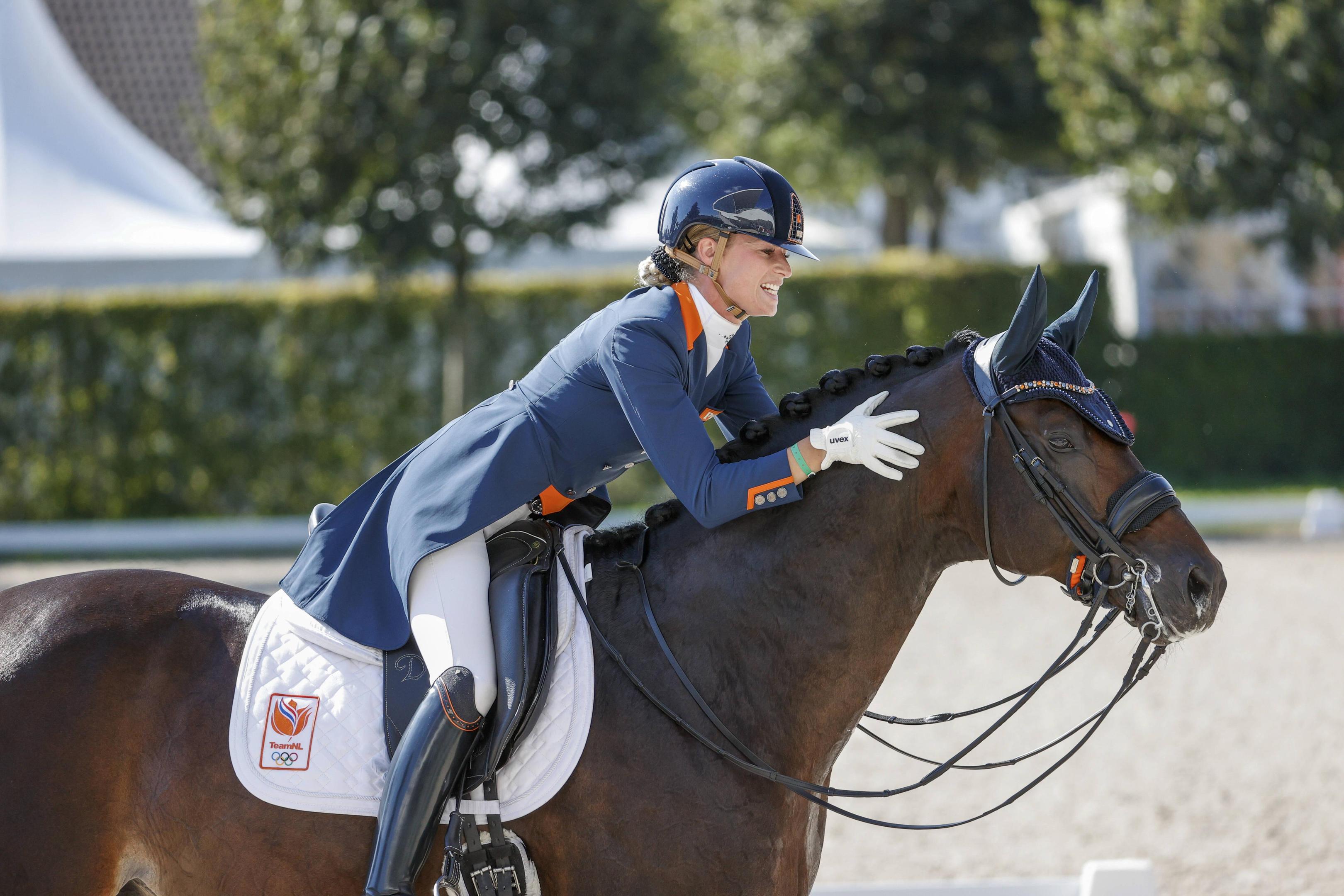 Freude über ein gelungenes Comeback: Die Niederländerin Dinja van Liere gewinnt auf Hermes den Grand Prix beim „Festival 4 Dressage“ in Aachen.