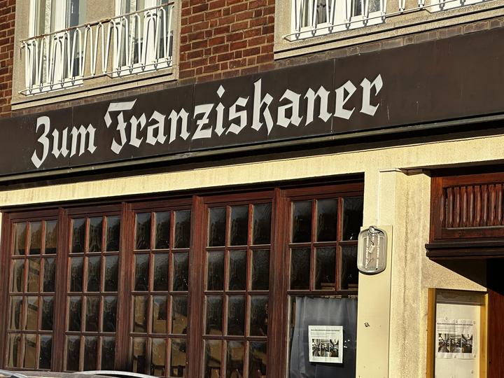 Wirt vom Breuers Häuschen übernimmt KultKneipe Franziskaner in Düren