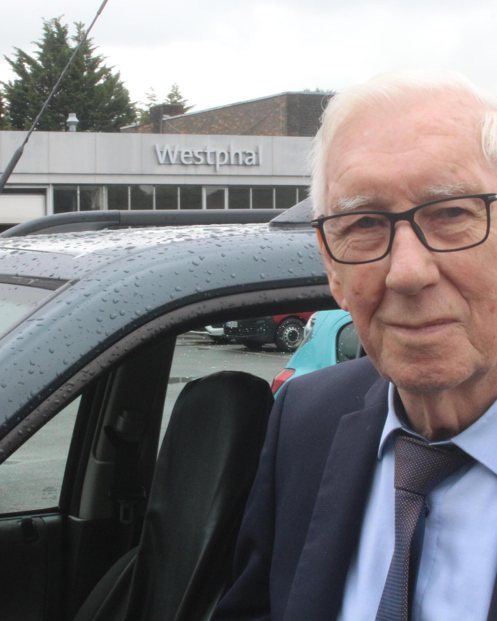 Heribert Westphal - Eschweilers ältester Autohändler geht mit über 90 Jahren noch einmal neue Wege, zwangsweise.