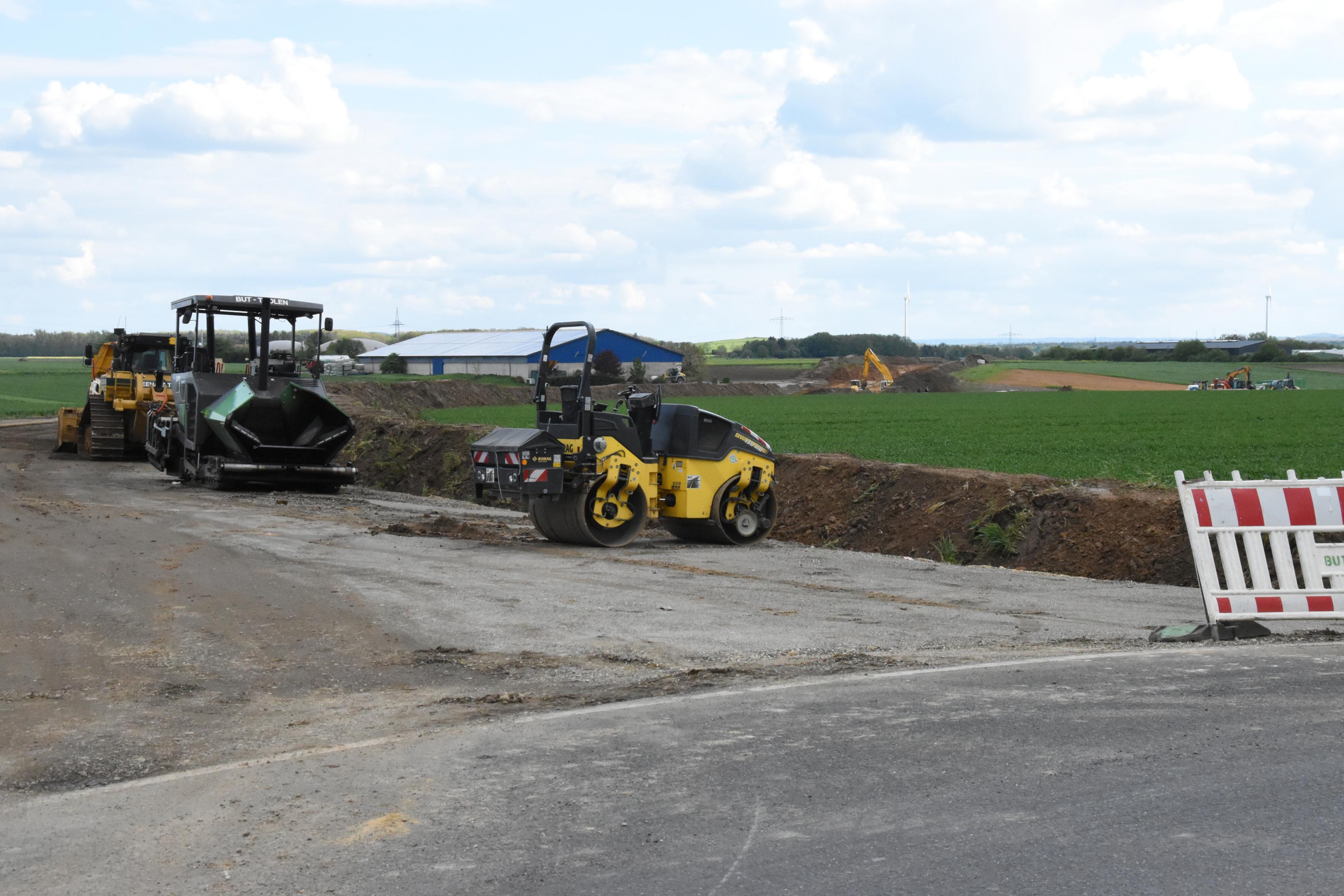 Die Bauarbeiten für die EK3 als Umgehungsstraße für Birgden verlaufen im Zeitplan. Insgesamt sind neun Monate bis zur Fertigstellung eingeplant.