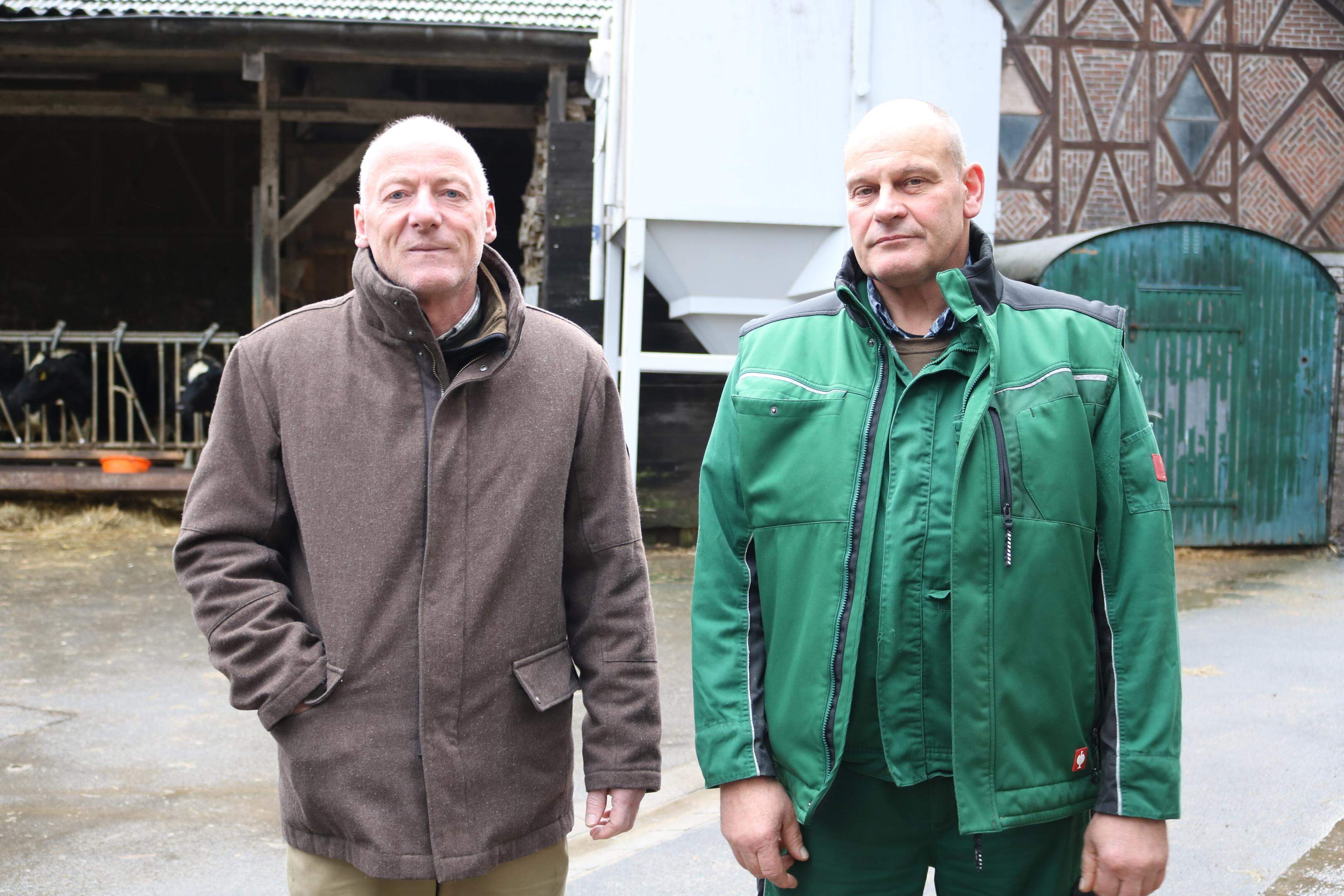 Bernd Kockerols (links), der Vorsitzende der Kreisbauernschaft Aachen, und Rolf Funken, sein Stellvertreter, blicken auf die Protestaktionen der Kreisbauernschaft zurück. 