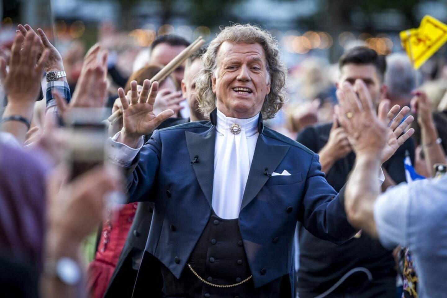 André Rieu zieht beim ersten Vrijthof-Konzert alle Register | Aachener ...