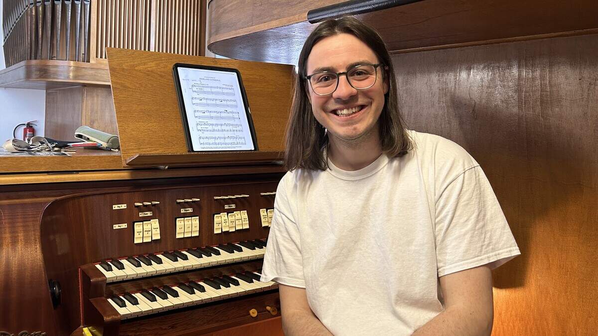 How Jahn Theißen (27) struggles for every note in the Geilenkirchen church