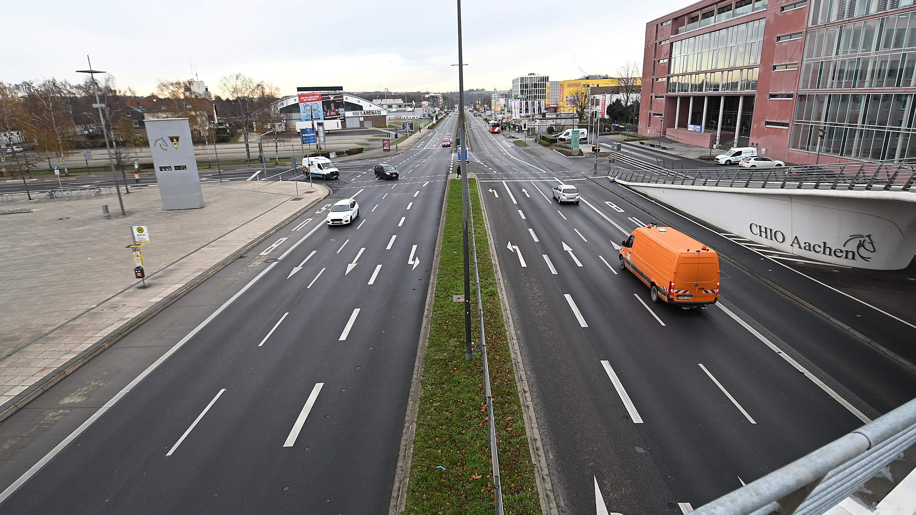Eine der verkehrsreichsten Straßen in Aachen: die Krefelder Straße.