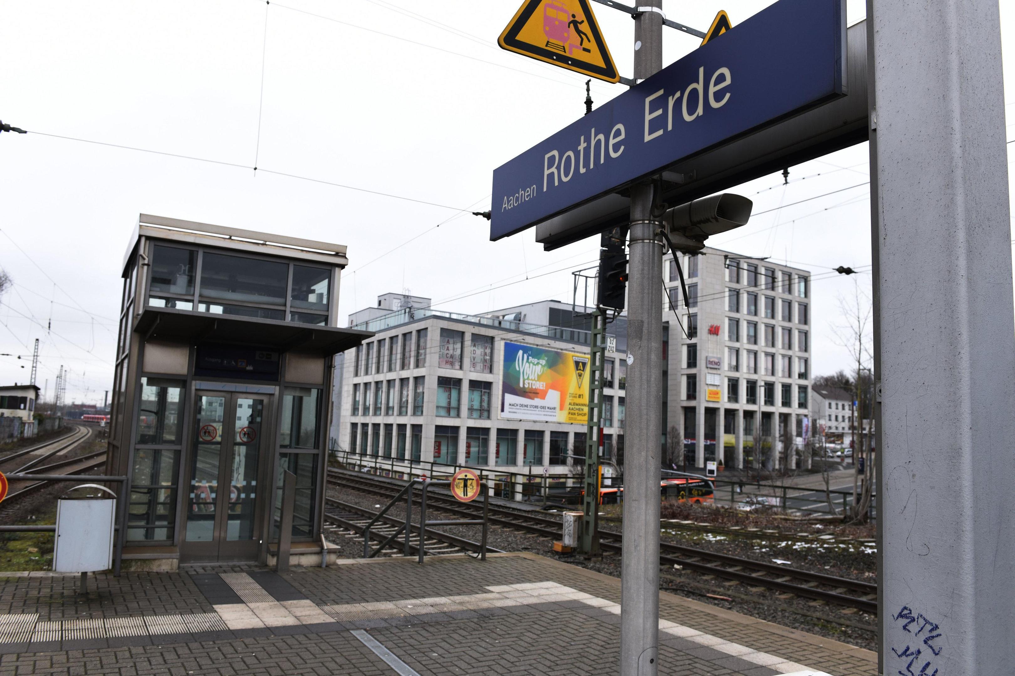 Aufgrund eines Noteinsatzes am Bahnhof Rothe Erde kommt es zu Einschränkungen. 