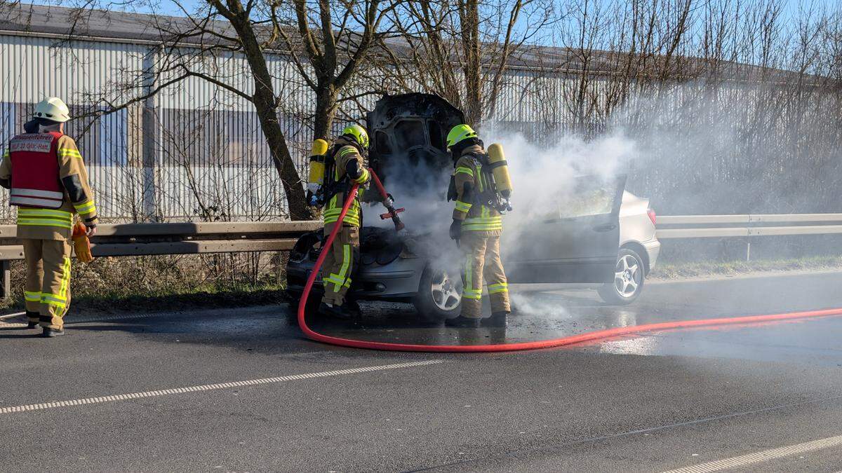 B56-bei-Geilenkirchen-nach-Autobrand-wieder-befahrbar