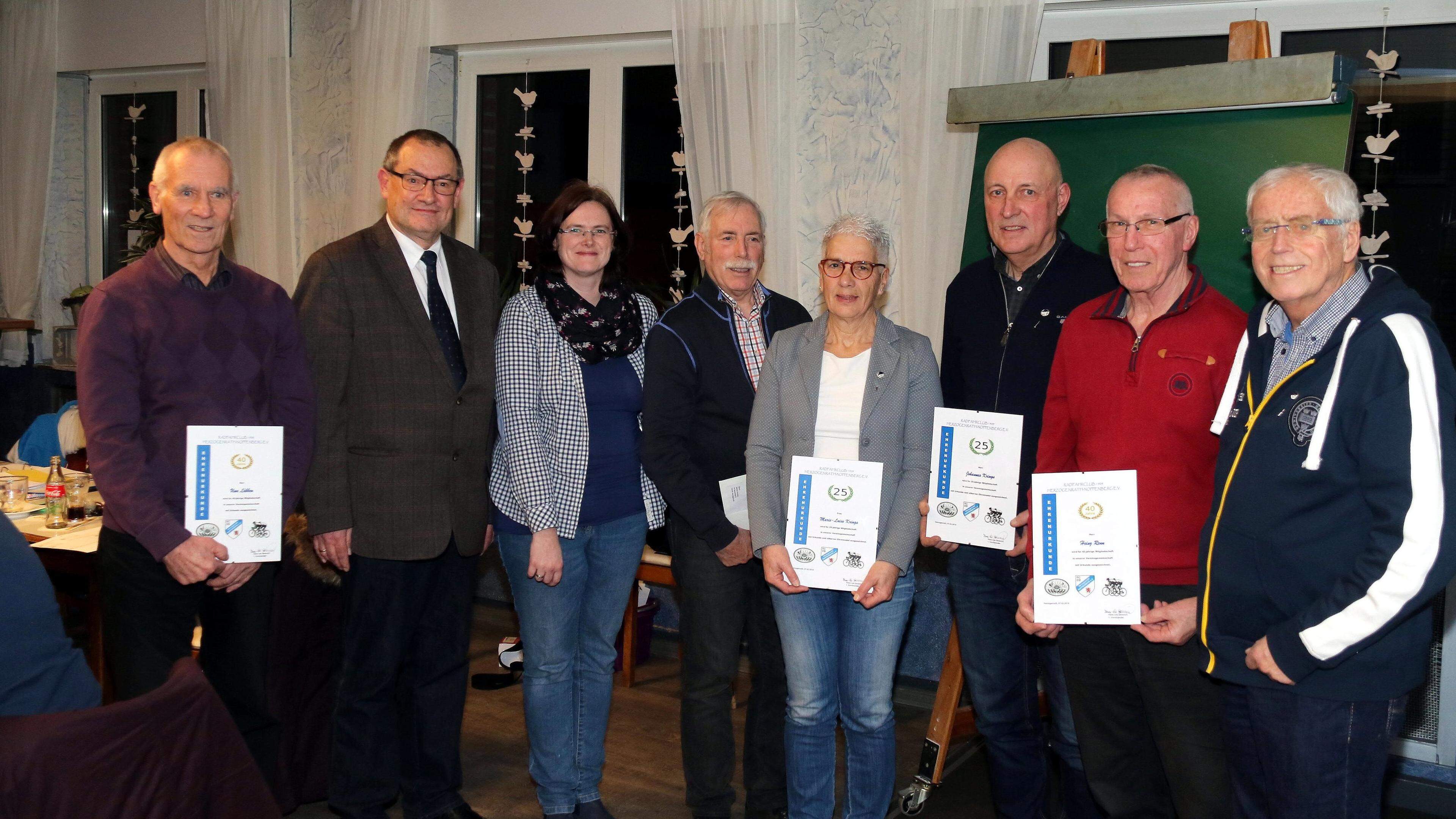 Jubilarehrungen und Ernennung neuer Ehrenmitglieder | Aachener Zeitung