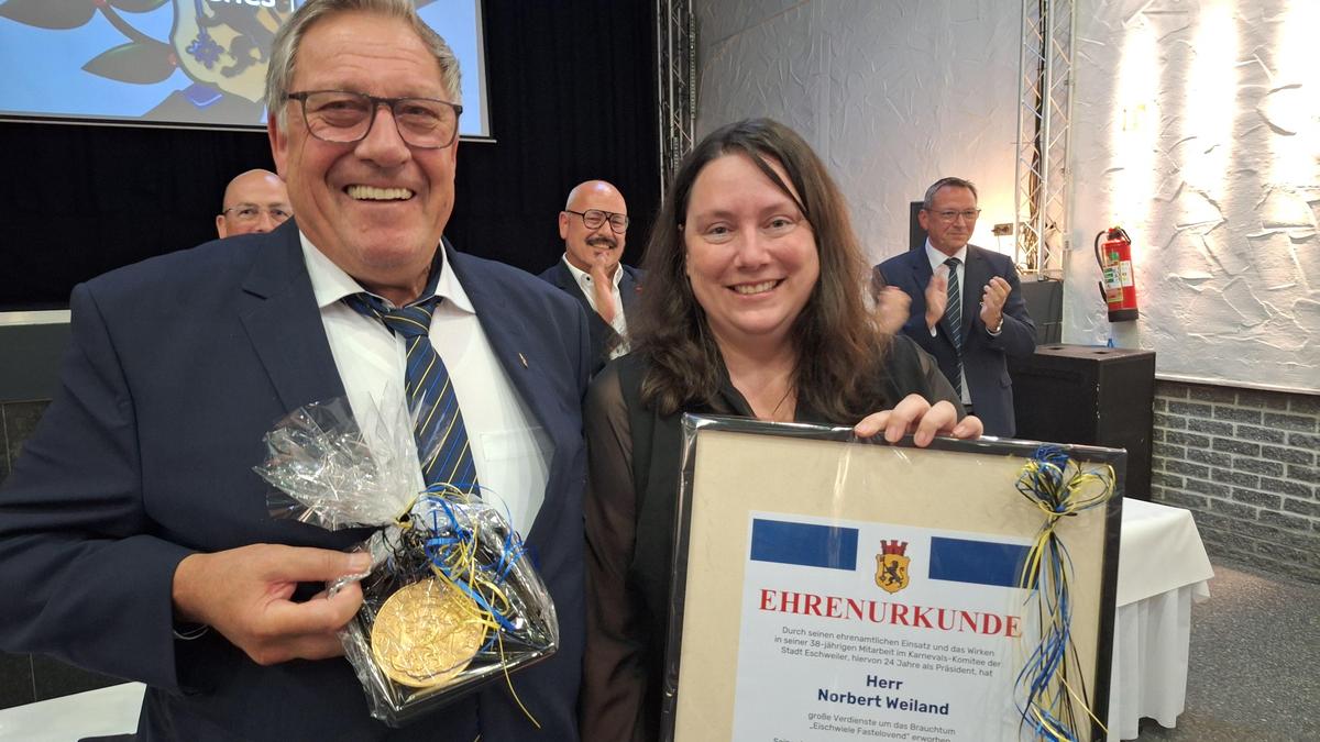 Pr-sident-verl-sst-Komitee-mit-Gold-in-gelben-S-cken