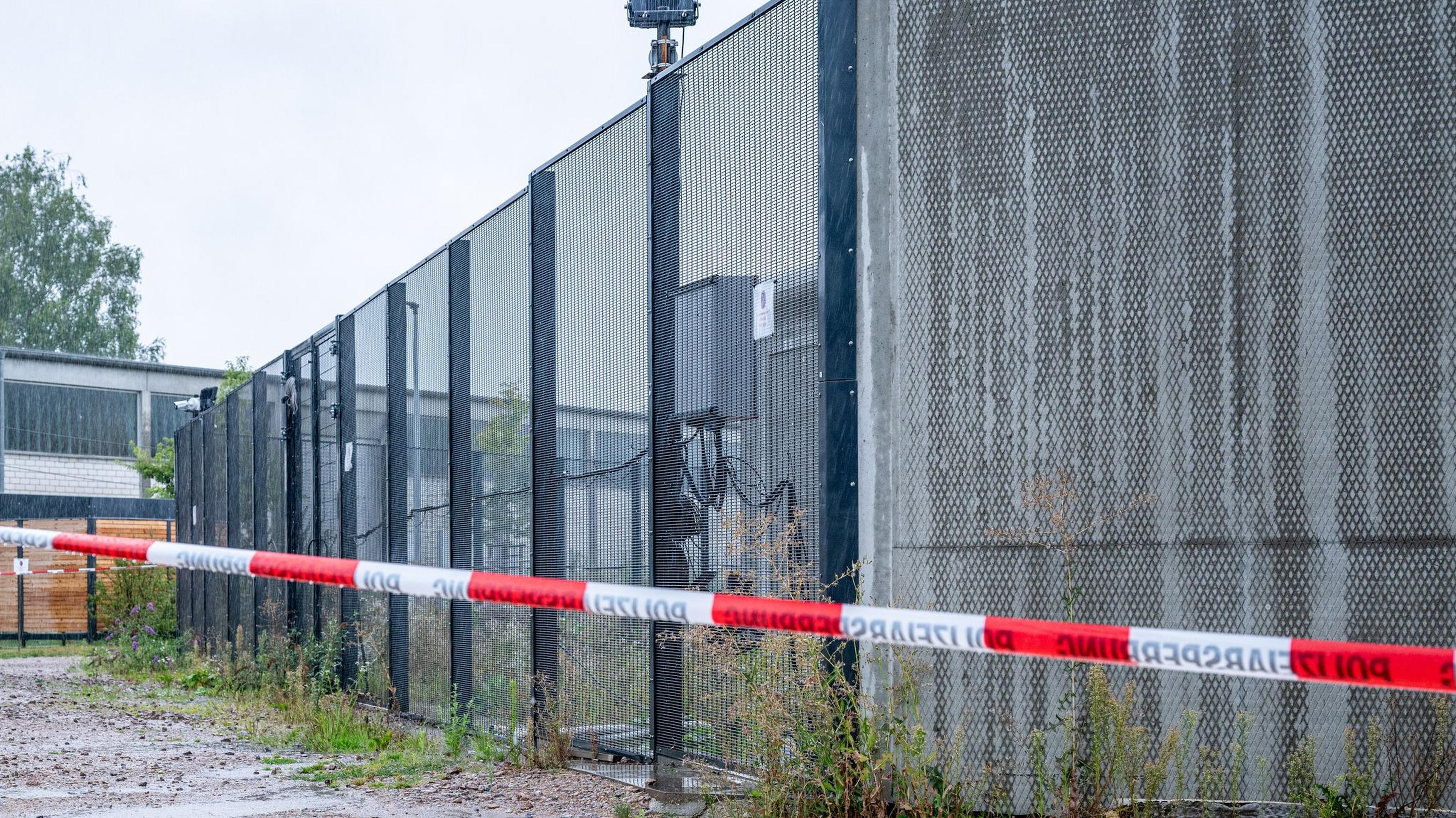 Straft&auml;ter weiter auf der Flucht - Zahlreiche Zeugenhinweise