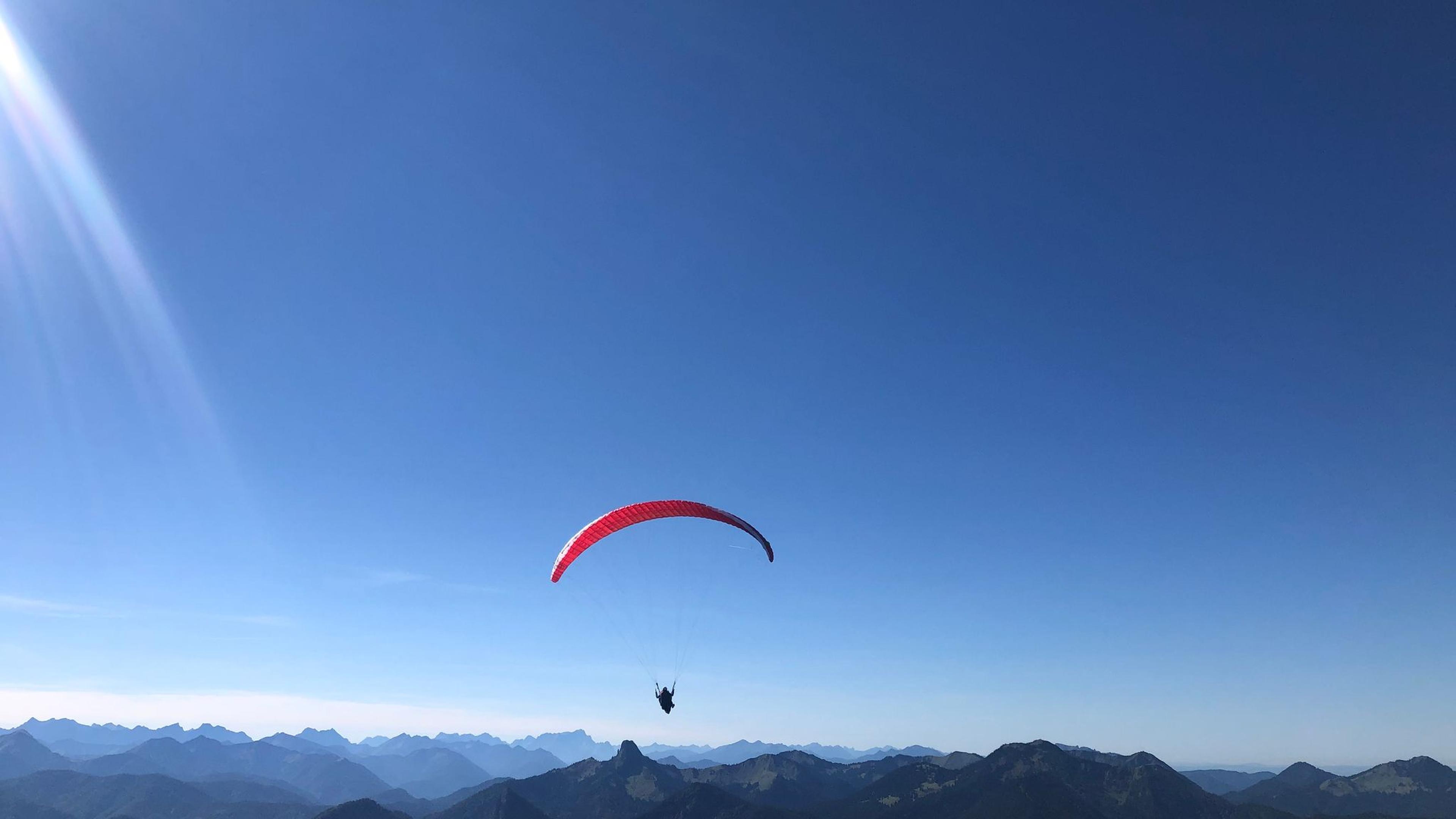 Zwei Tote bei Gleitschirmunfall in der Schweiz