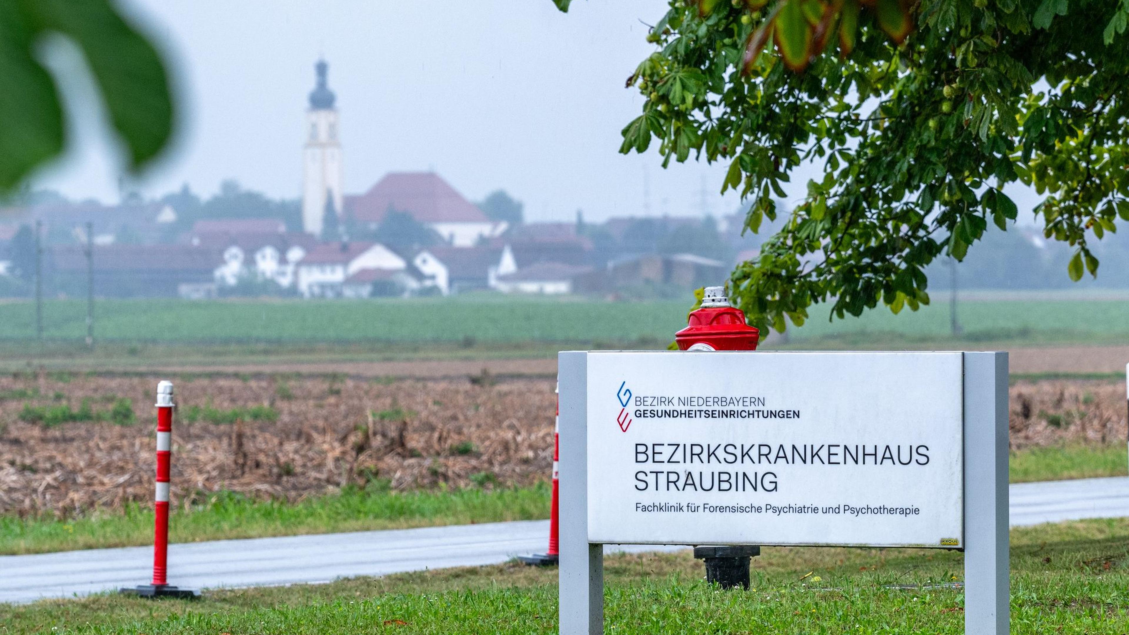 Vier Straftäter in Niederbayern auf der Flucht