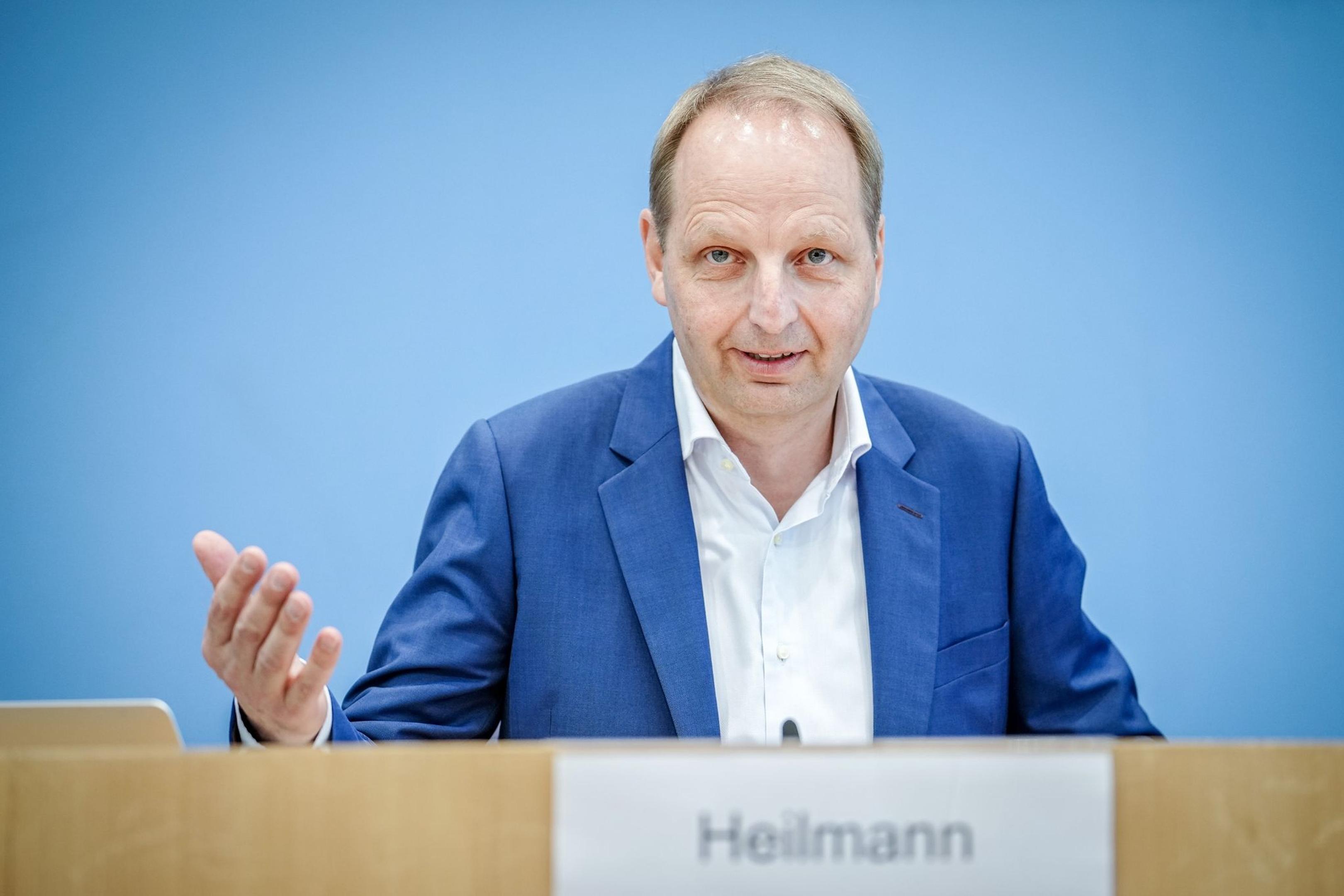 Ein zu schnelles Gesetzgebungsverfahren und eine Schwächung des Klimaschutzes? Der CDU-Bundestagsabgeordnete Thomas Heilmann zieht vors Bundesverfassunsgericht.