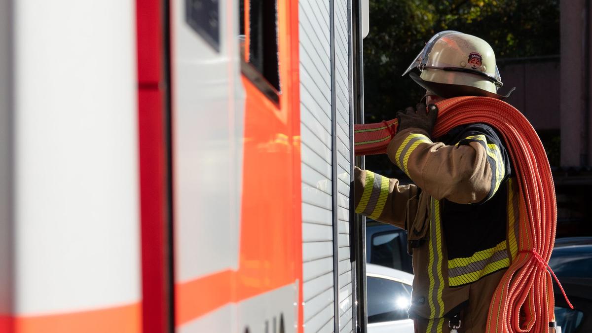 wohnung-brennt-frau-springt-aus-dem-fenster