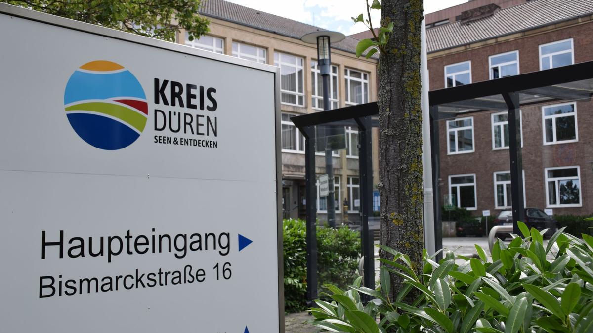 Landrats-Vierkampf-in-D-ren-und-ein-Blick-in-die-R-hre