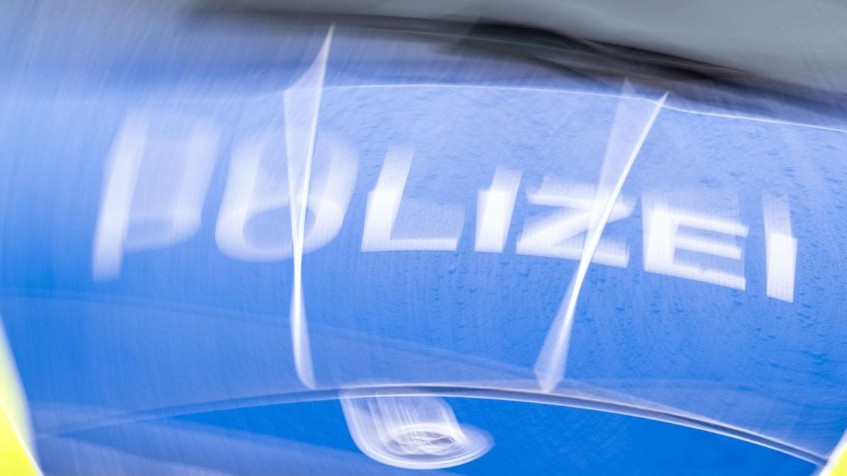 kinder-auf-schultoiletten-missbraucht-polizei-vor-ort