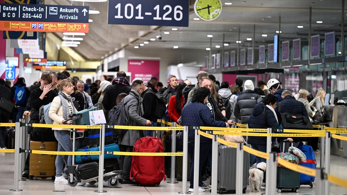 kurze-wartezeiten-an-nrw-flugh-fen-zum-ferienbeginn