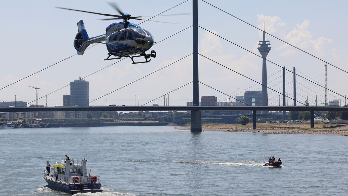 Mann-f-llt-bei-D-sseldorf-in-den-Rhein-Suche-vergeblich