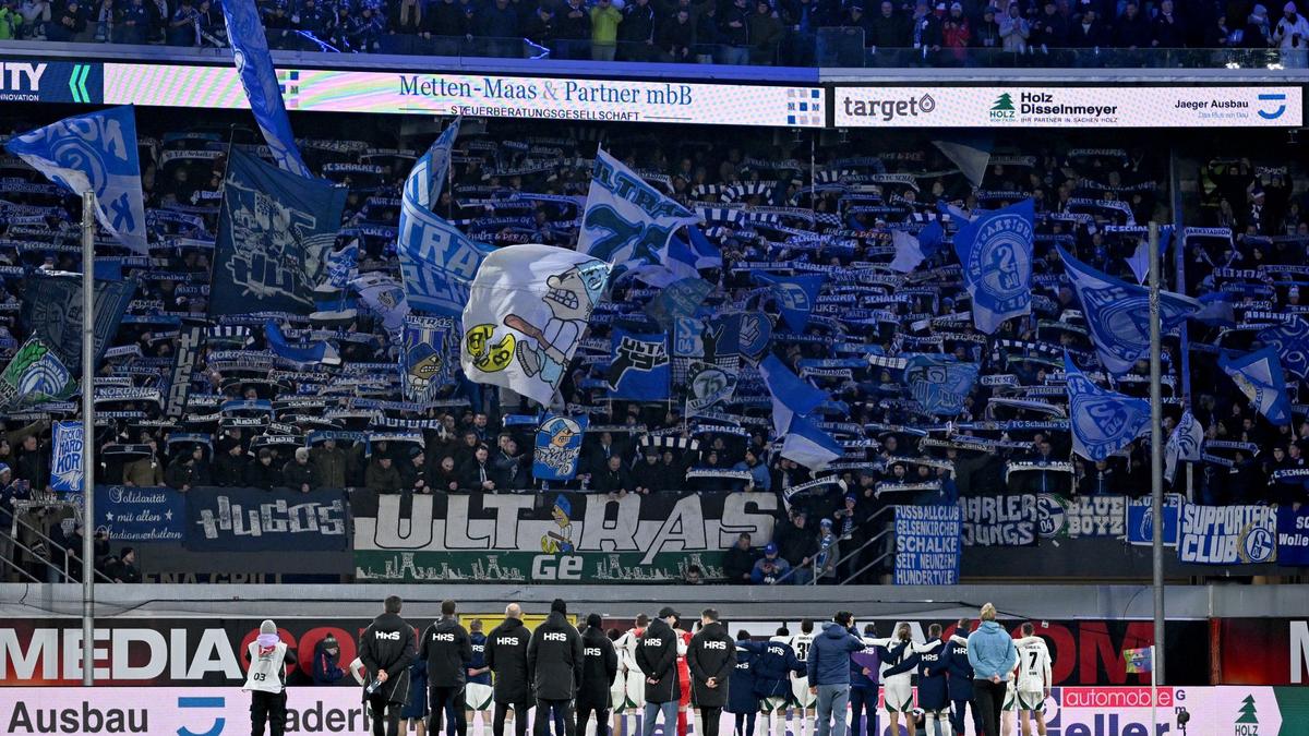 schalke-berrascht-in-paderborn-und-siegt