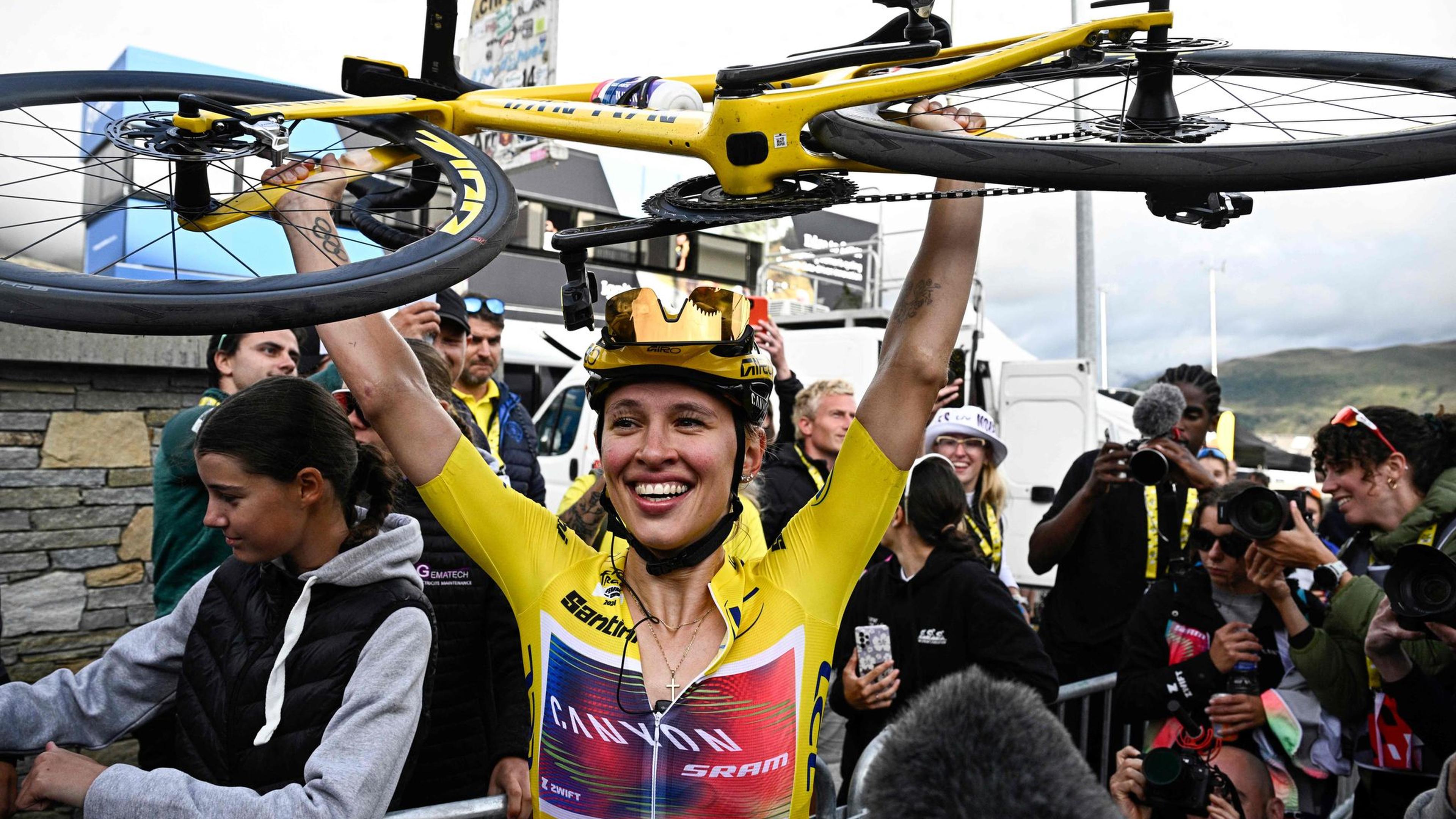 Drama in Alpe d'Huez: Polin gewinnt Tour de France