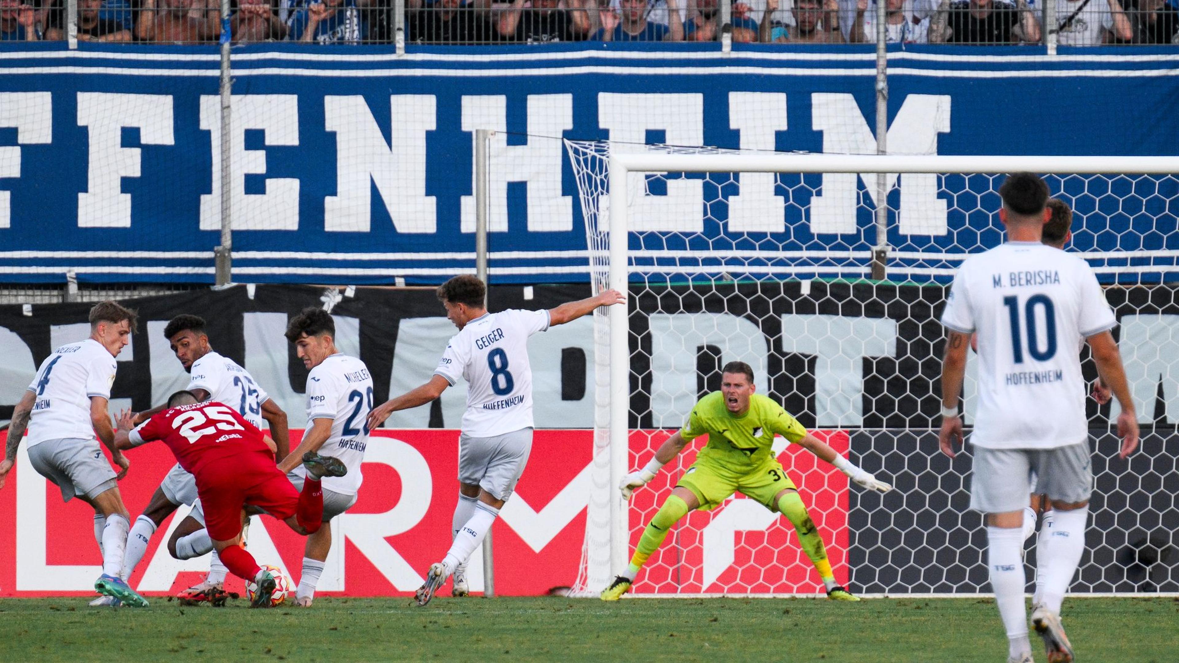 Hoffenheim zittert sich gegen W&uuml;rzburg weiter