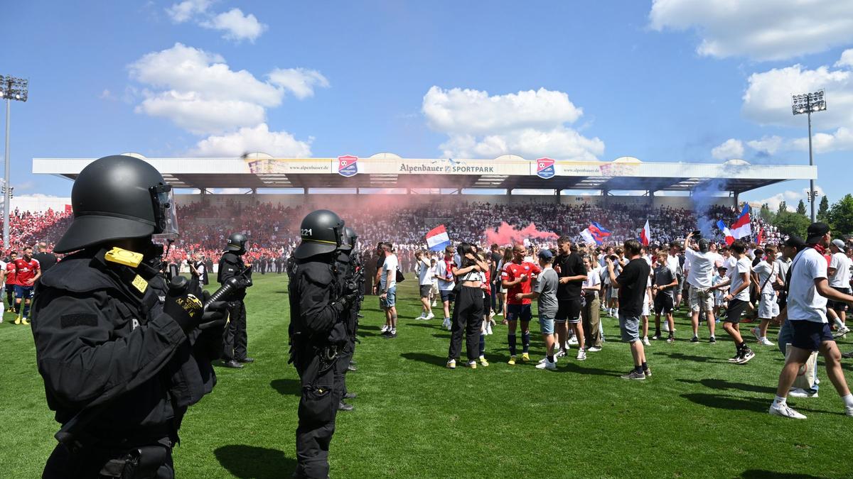 Posse geht weiter: Rahmen für Alemannias Spiel in Unterhaching weiter ...