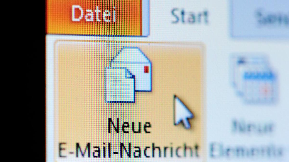 Dürener Firma überweist 35.100 Euro an Betrüger im Ausland