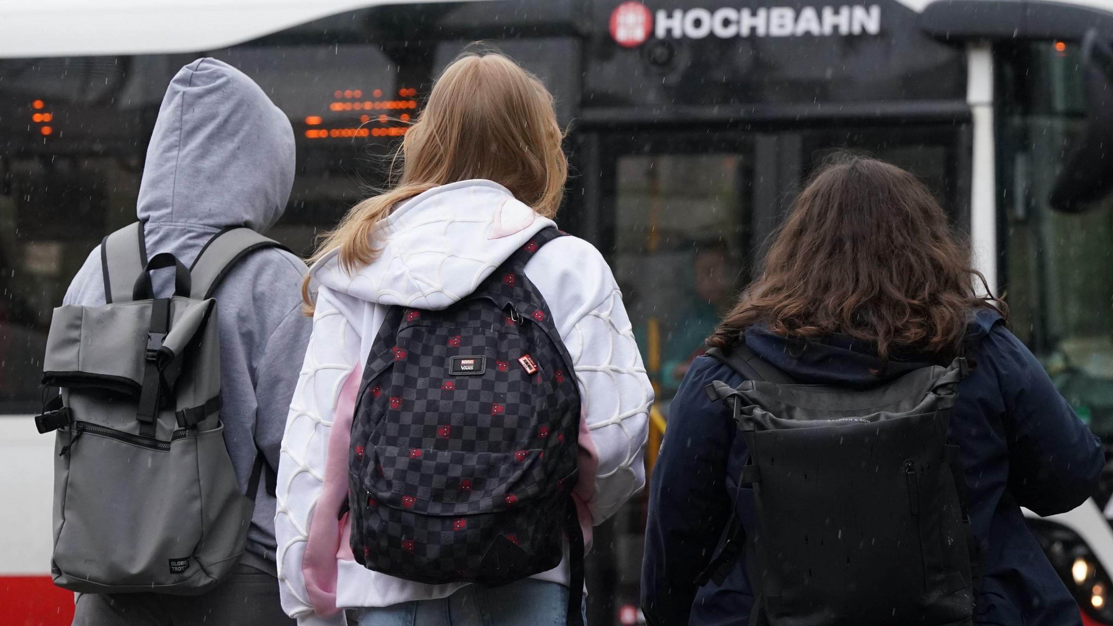 Hamburgs Sch&uuml;ler k&ouml;nnen Gratis-Deutschlandticket bestellen