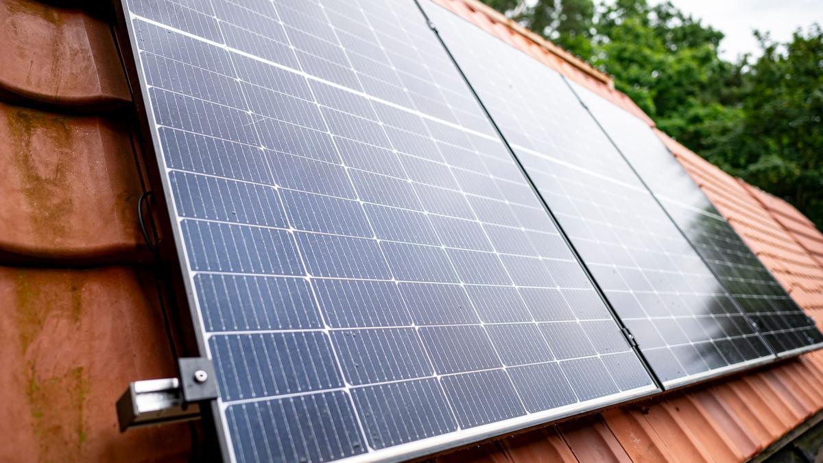 Less money for solar power from roofs from August